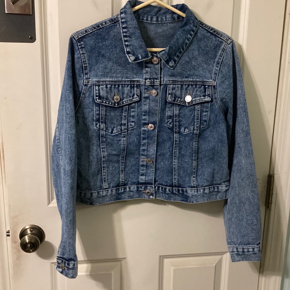 New Slightly Cropped Denim Blue Jean Women's Jacket Size Medium